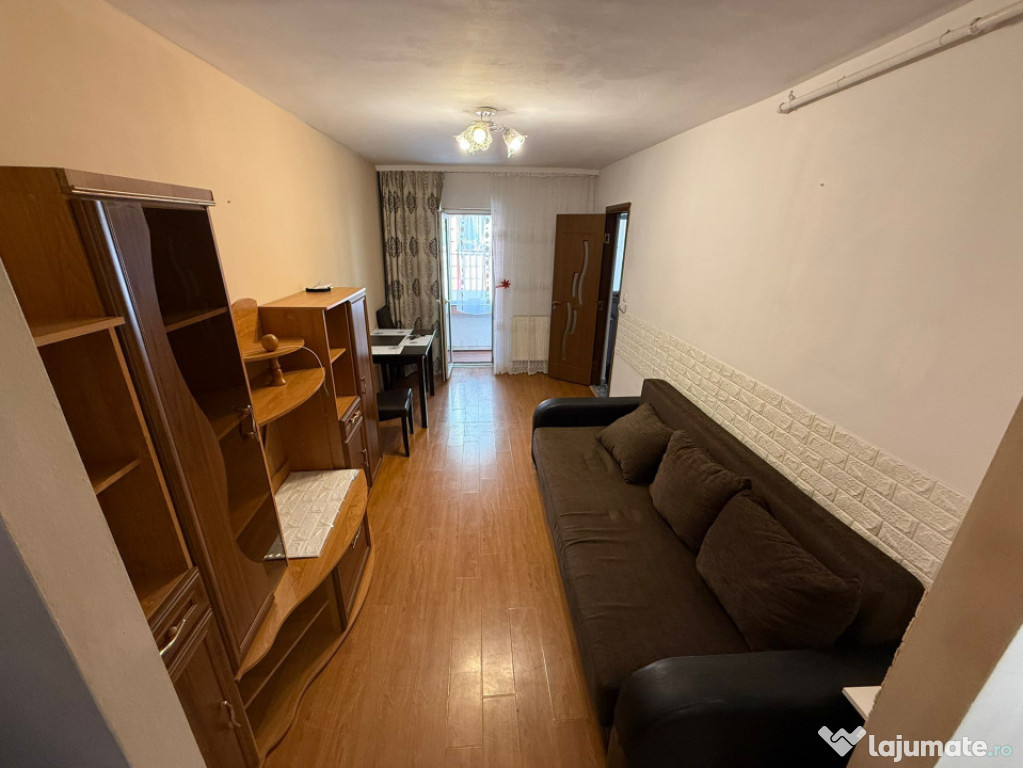 Garsonieră cu balcon, etaj 3 –zona Pronto, ideală pentru
