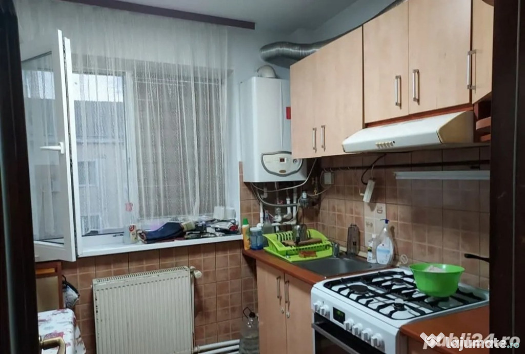 Apartament cu 3 Camere Decomandate Zona George Enescu