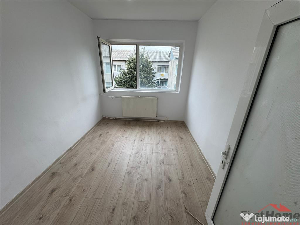 Garsoniera 12mp , de , zona Sud, etaj 4 cu acoperis