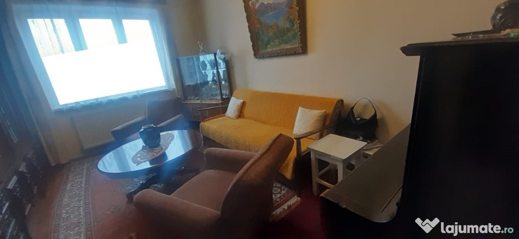 Unirii, zona Casa Vacantei, 3 camere, etaj 2