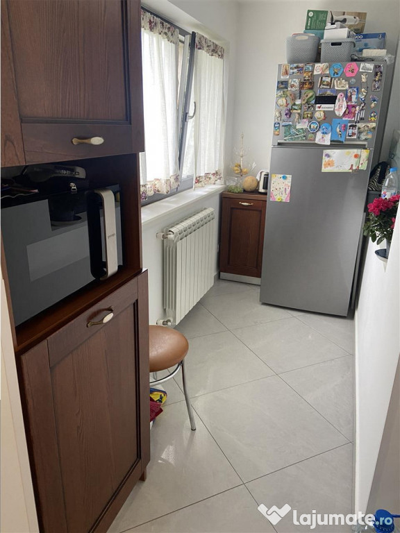 Apartament 2 camere ,54 mp, zona Mausoleu Sud - supermarket