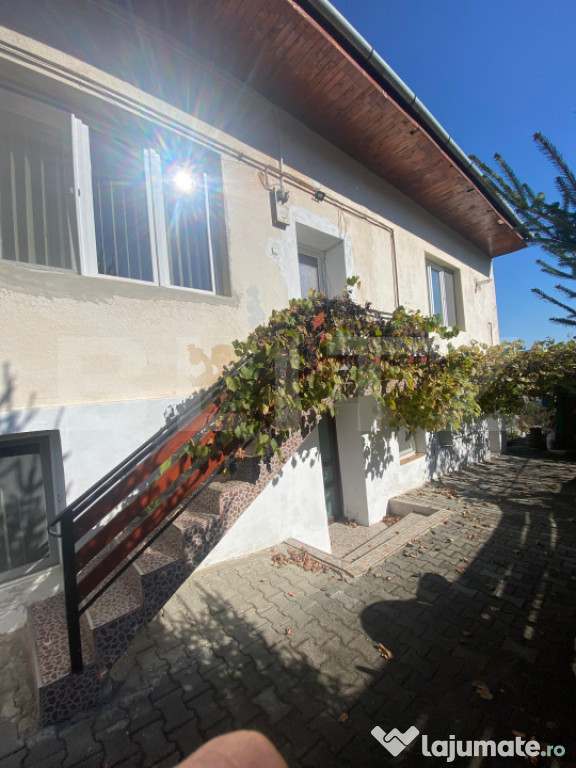 Apartament 3 camere cu curte, în centru Blaj
