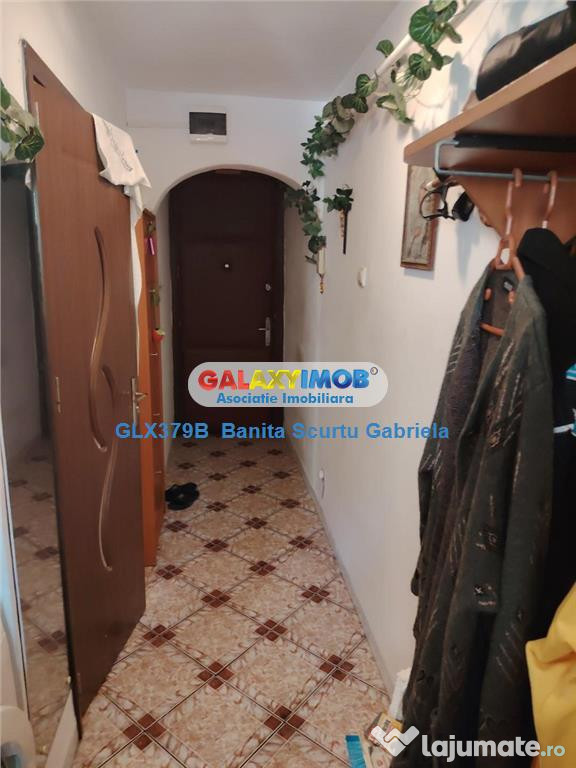 Apartament etaj 1 din 10 ,decomandat ,Piata Sudului