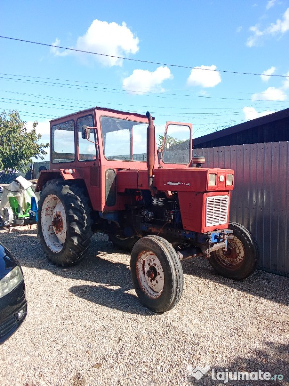 VÂND TRACTOR UTB