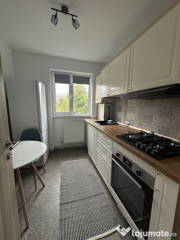 Apartament ultrafinisat 2 camere cartier Săsar