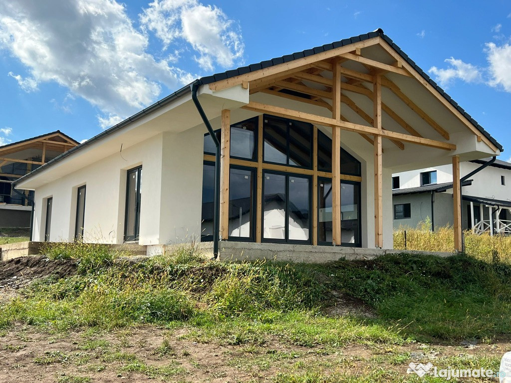 Casă premium la Livezeni - preț de apartament. Confort pentru familie.