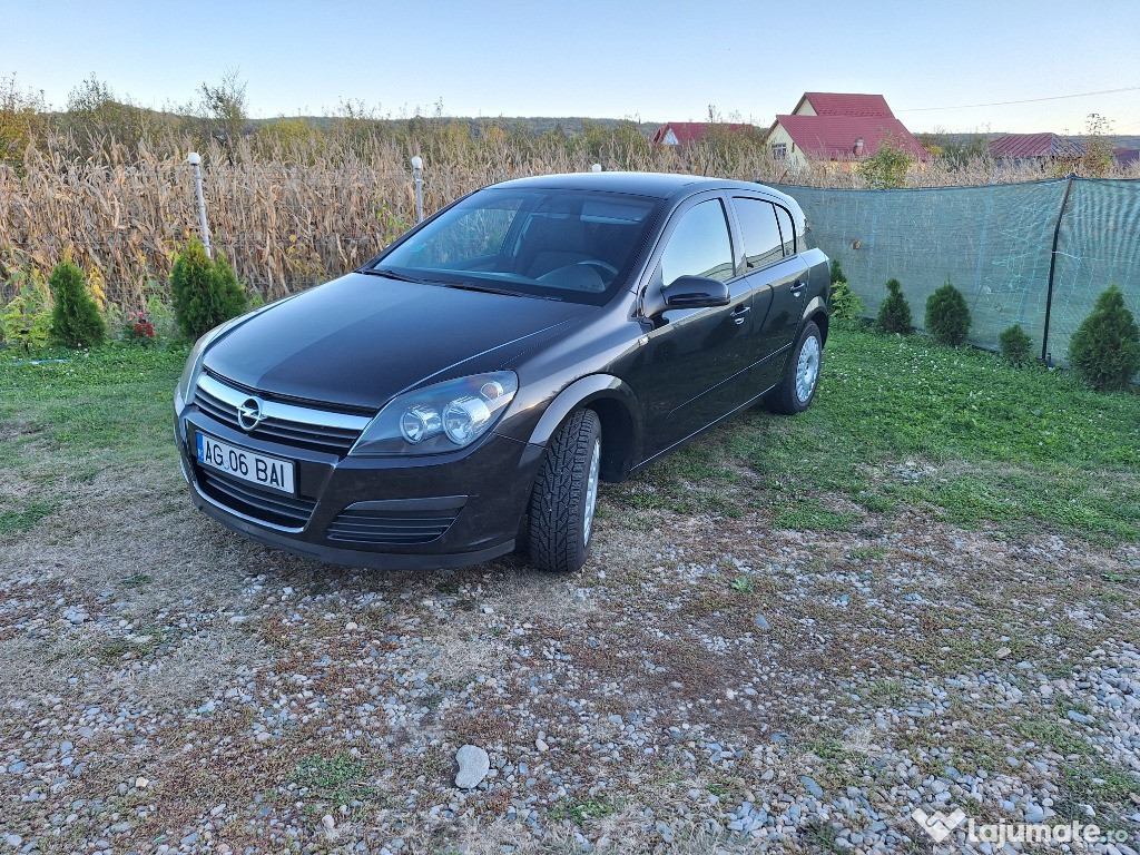 Opel Astra H hatchback