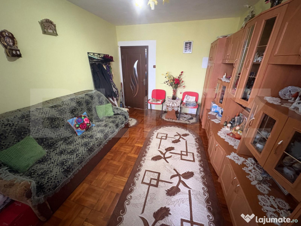 Apartament cu 3 camere decomandat