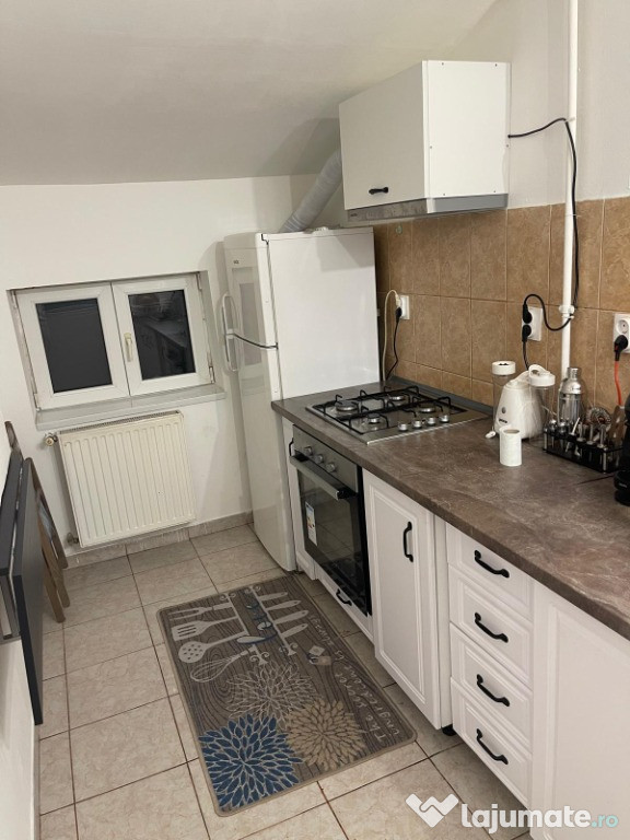 2 camere, centrala, metrou Gorjului, semistradal, strada Liniei
