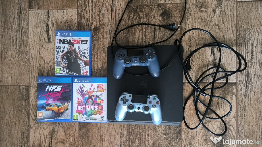 Vând PS4 slim, 2 console, 3 jocuri