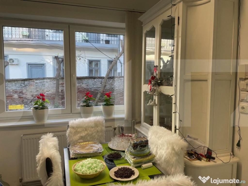 Apartament tip casa, zona ultracentrala, 65 mp utili, 2 locu