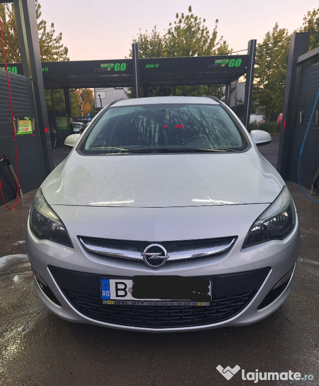 Opel Astra J Sports Tourer - 1.6 benzina aspirat - 2015