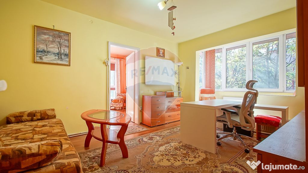 Apartament 3 camere, complet mobilat, la 1 minut de Piaț...