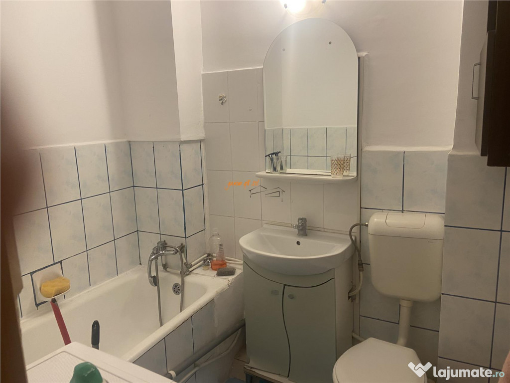 Garsoniera , zona B-dul Independentei , et 2 , 32 mp , decom