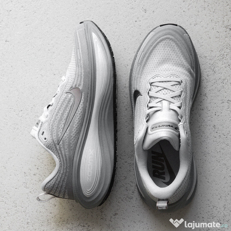 Nike Vomero Plus - Noi - Marime 43