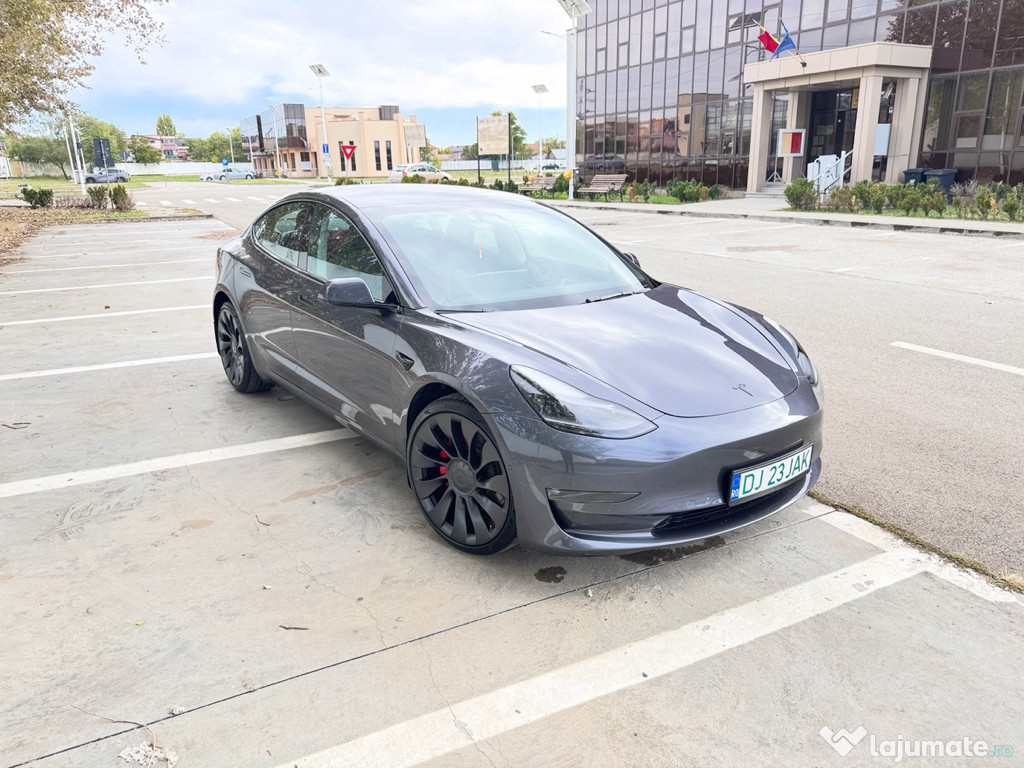 Tesla model 3 performance