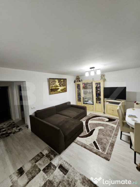 Apartament superb semidecomandat cu gradina, parcare, in zon