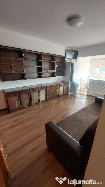 Garsoniera bloc de apartamente Centrul Civic