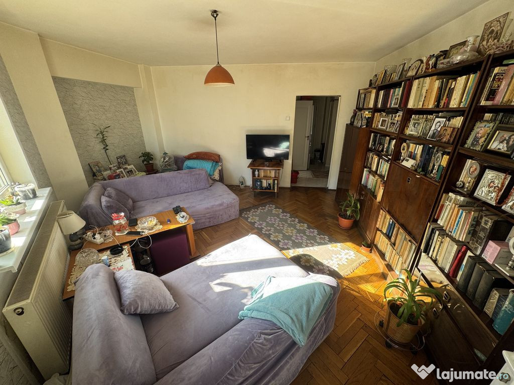 Apartament 3 camere zona Capitol - Templu