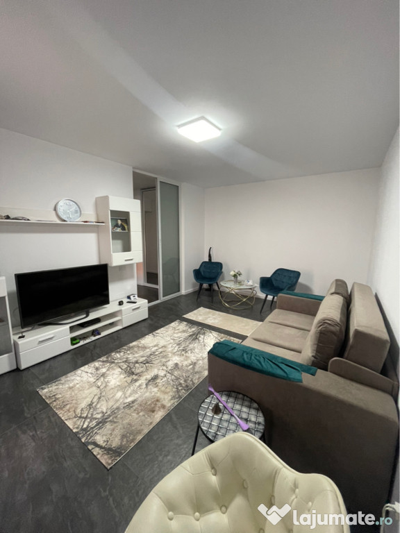 Vand garsoniera 1 camera dobroesti