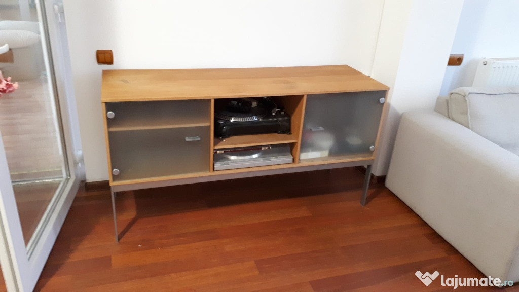 Comoda retro cu doua usi din sticla alba