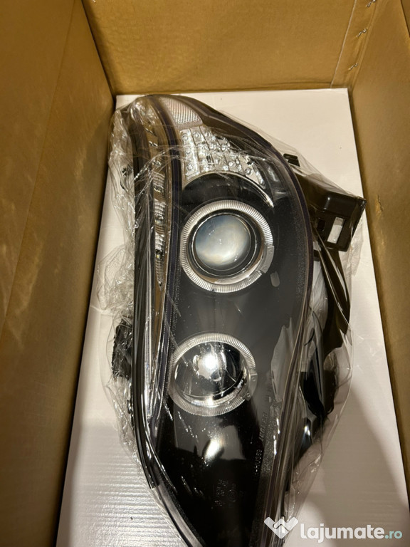 Faruri aftermarket pentru un BMW Seria 5, modelul E60/E61