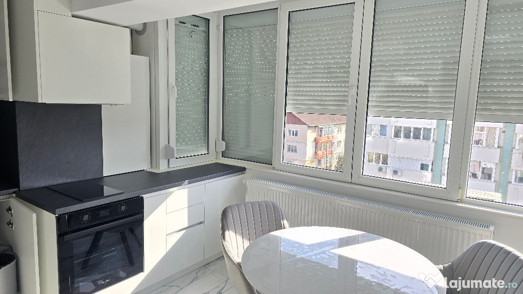 Inchiriez garsoniera in Deva, zona Miorita, bloc reabilitat si izolat