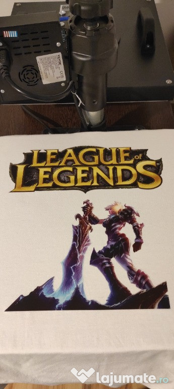 Personalizez tricouri, hanorace, bluze, sepci