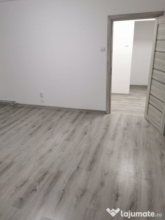 Apartament 3 camere, zona Grivitei, renovat recent.