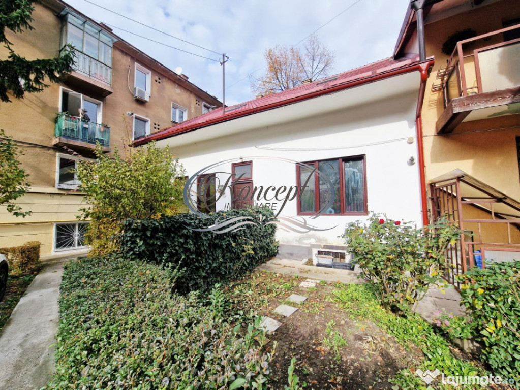 Investitie ideala: casa cu 2 unitati locative si curte, str.