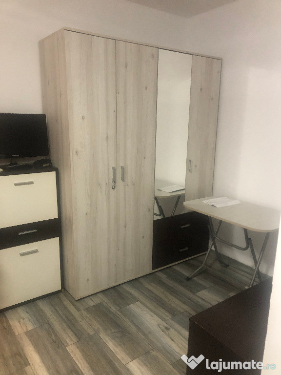 Titan-Trapezului garsoniera