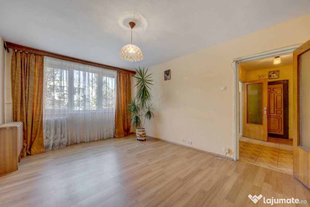 Apartament 3 camere decomandat Titan, Pta. 1 Decembrie