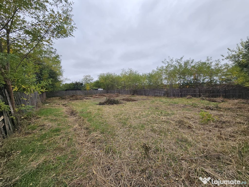 Teren intravilan Bradu, 600 mp