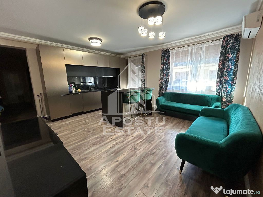 Apartament 3 camere, centrala proprie, 2 locuri de parcar...