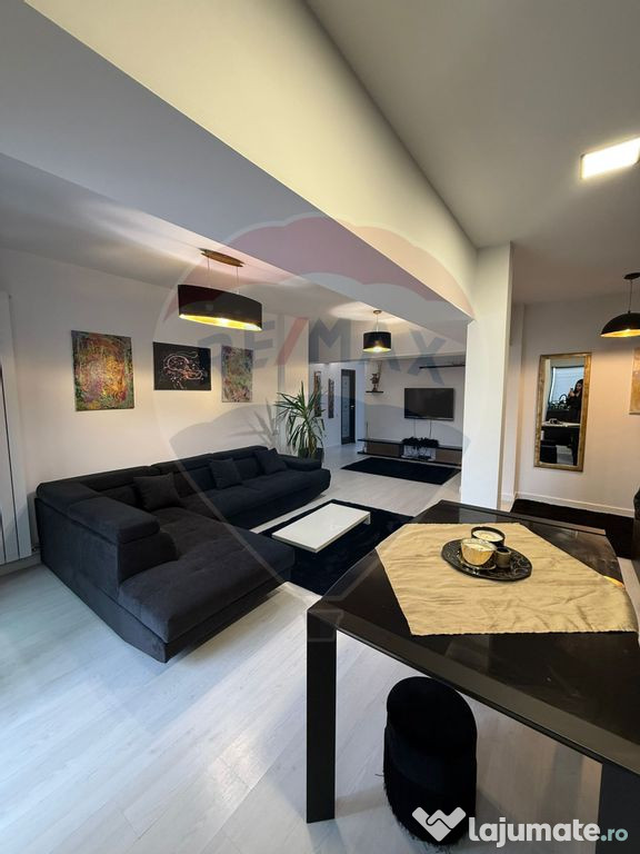 Apartament cu 4 camere de închiriat în zona Ultracentral