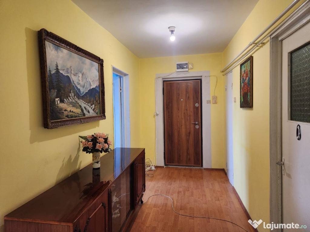 Apartament 4 cam. Gării, 80 mp, bloc 1980