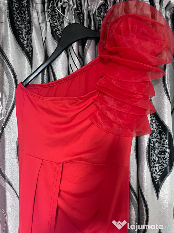 Vând Rochie de ocazie nouă