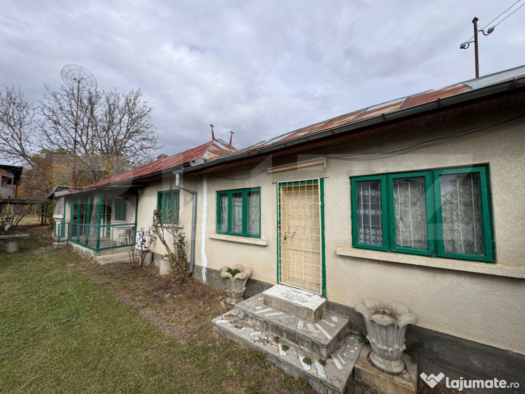 Casă solidă din cărămidă cu teren generos – Ocnita, u