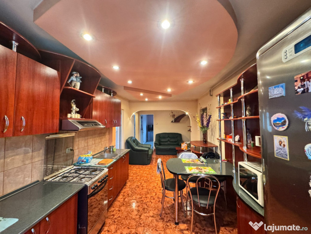 Apartament 3 camere – zonă centrală, garaj inclus, confo