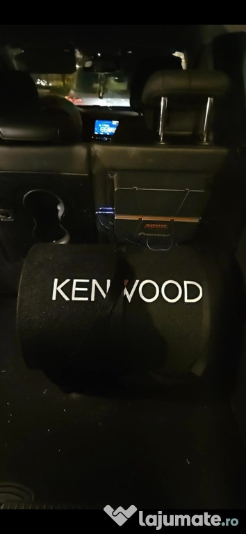 Subwoofer auto funcționează perfect