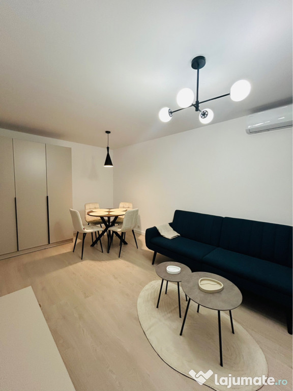 Închiriez apartament cu 2 camere