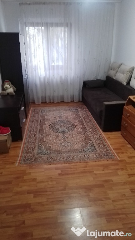 Vând garsonieră Războieni, Pitesti