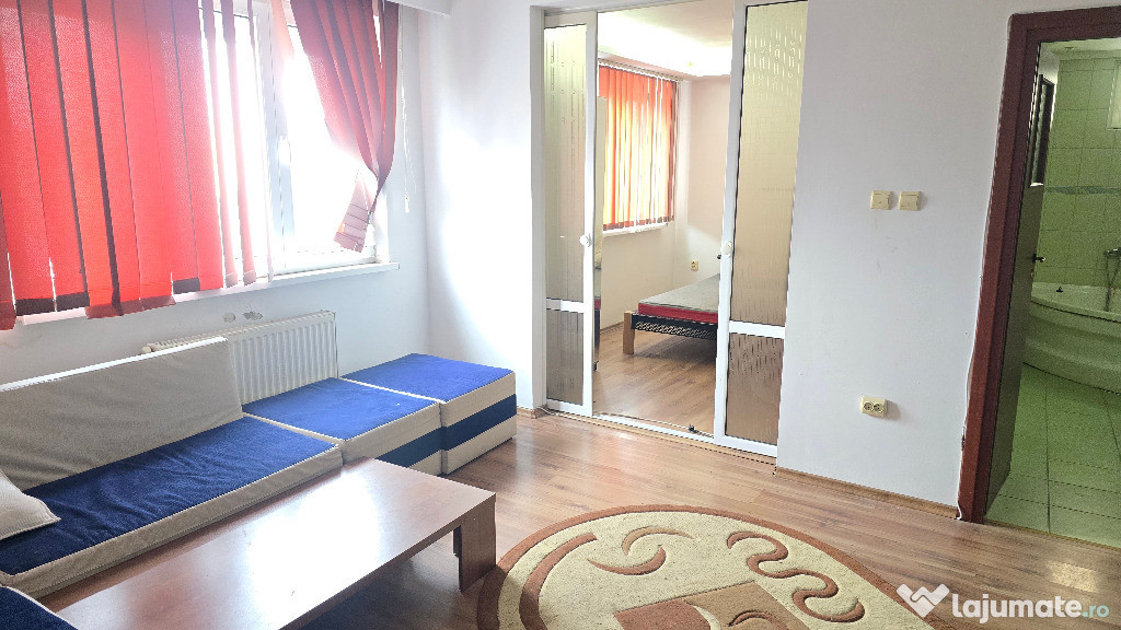 Vand apartament 3 camere in Deva, zona Piata Victoriei, etaj 3,