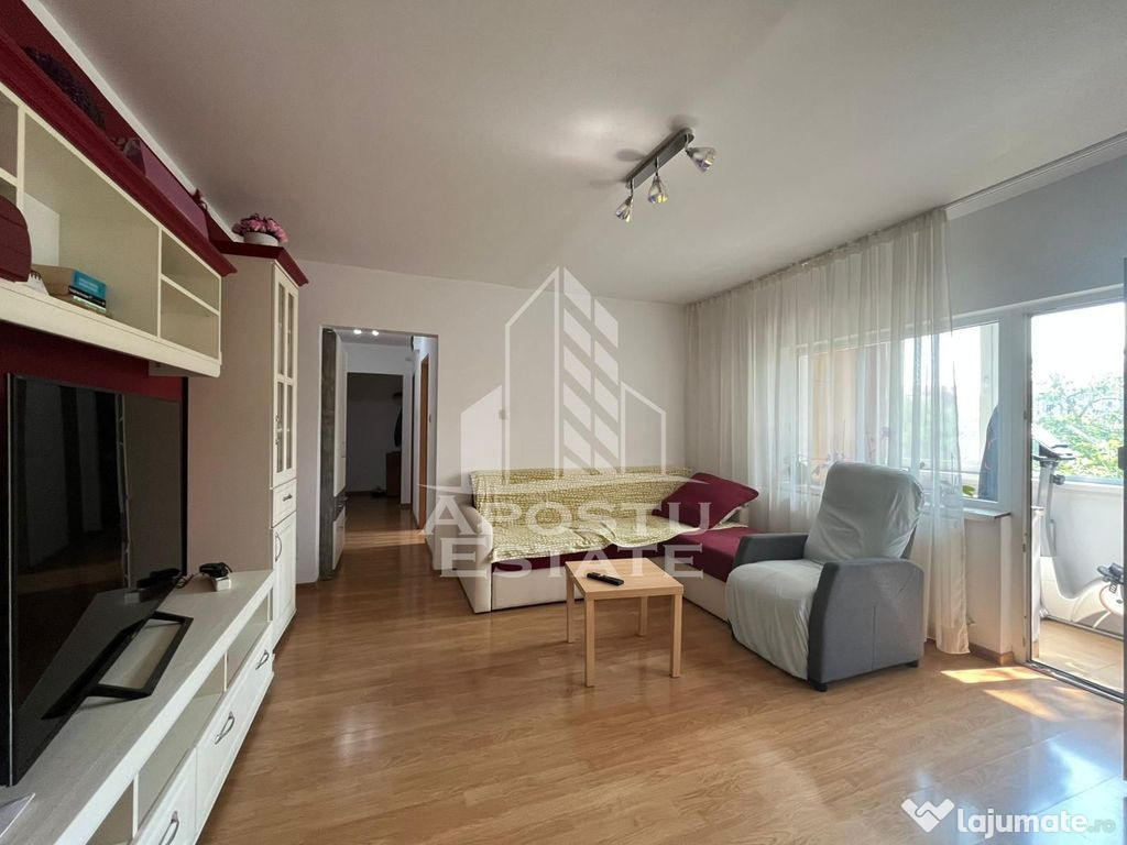 Apartament 3 camere, semidecomandat, etaj intermediar, zo...
