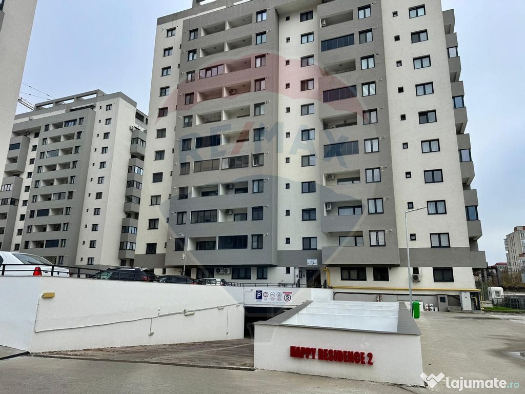 Apartament cu 4 camere de vânzare în zona Sarari