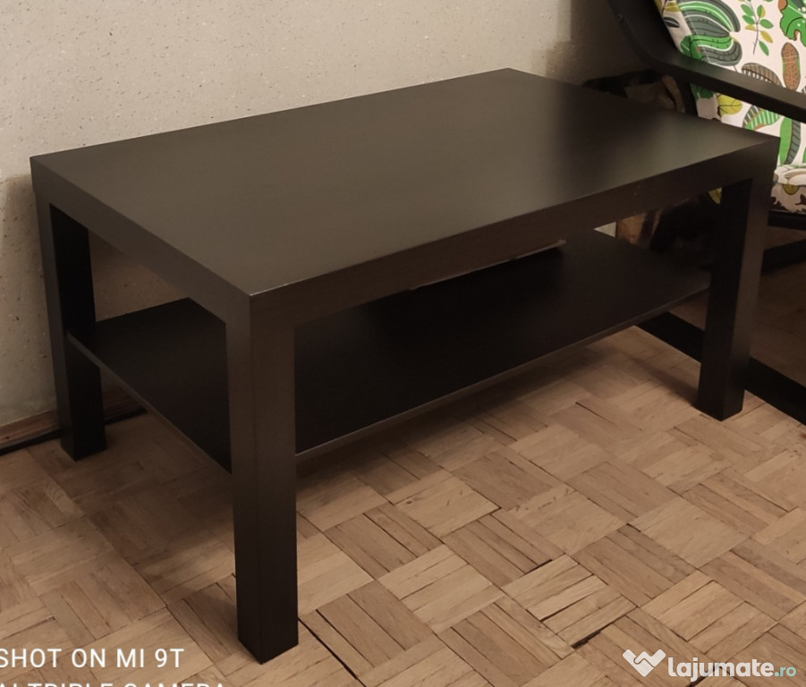 Măsuță pentru cafea.