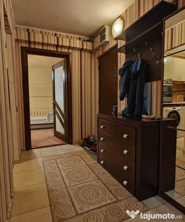 APARTAMENT 3 CAM, SEMIDECOMANDAT,ETAJUL 1, PODU ROS, PET FRI