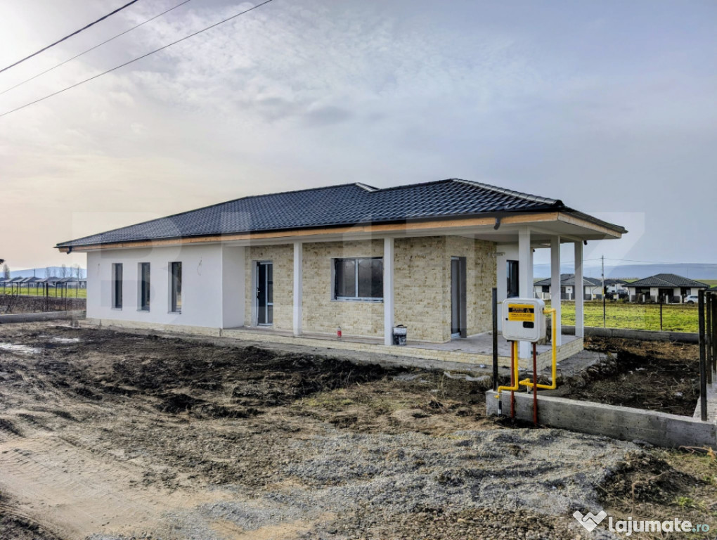 Casa practica si eleganta, 3 camere, living, 2 bai – Vorov