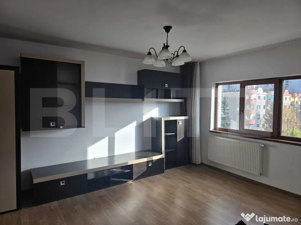 Apartament 3 camere, 74 mp, 2 balcoane, et intermediar, la c