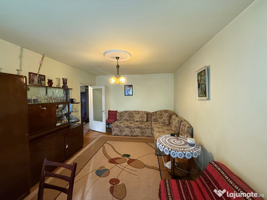 Apartament 3 camere, decomandat, parter, zona Calea Zarandului